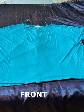 TOP, TURQUOISE, SIZE 4X, FULL BACK ZIPPER ACCENT, ROUND NECK, SHORT SLEEVES,